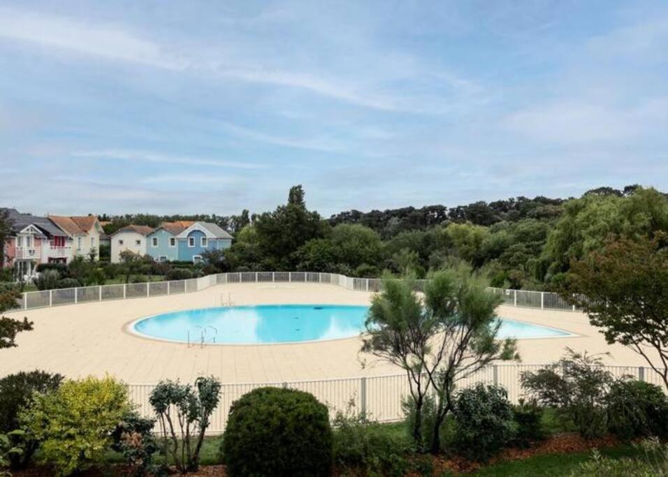 Charmante Maison De Vacances Avec Acces Piscine Talmont-Saint-Hilaire エクステリア 写真
